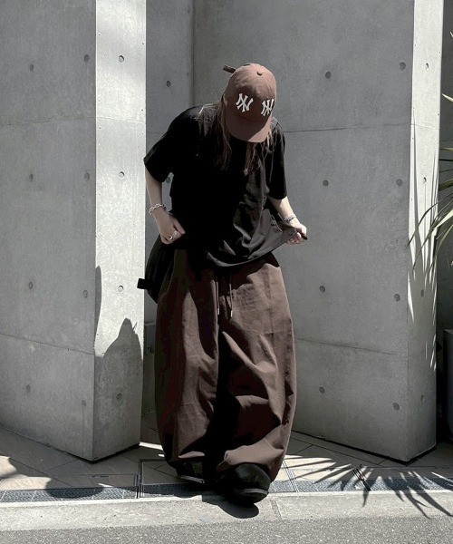 YACA(ヤーカ)の「Cropped T-shirt/クロップドTシャツ(Tシャツ/カットソー・レディース・グレー/ブラック・FREE)」の5枚目の写真