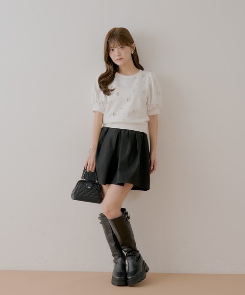 Chico(チコ)の「【SALON by Chico】パフ袖ランダムビジュースウェット(Tシャツ/カットソー・レディース・ホワイト/グレー/ブラック・FREE)」の15枚目の写真