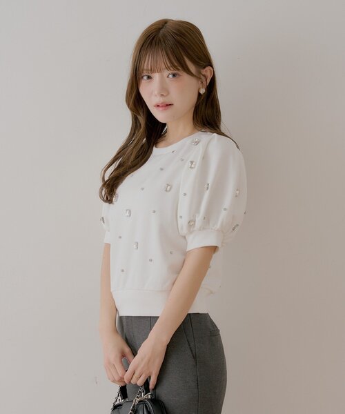 Chico(チコ)の「【SALON by Chico】パフ袖ランダムビジュースウェット(Tシャツ/カットソー・レディース・ホワイト/グレー/ブラック・FREE)」の17枚目の写真
