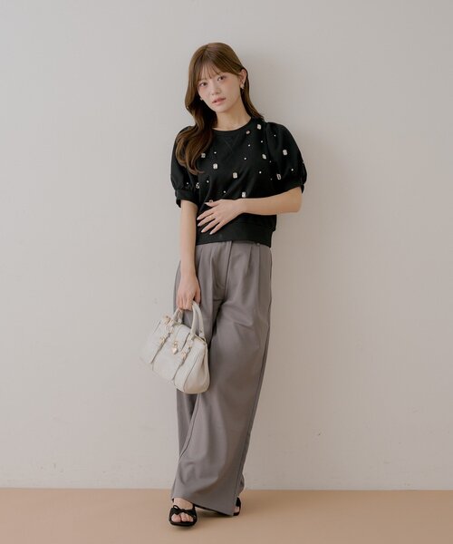Chico(チコ)の「【SALON by Chico】パフ袖ランダムビジュースウェット(Tシャツ/カットソー・レディース・ホワイト/グレー/ブラック・FREE)」の20枚目の写真