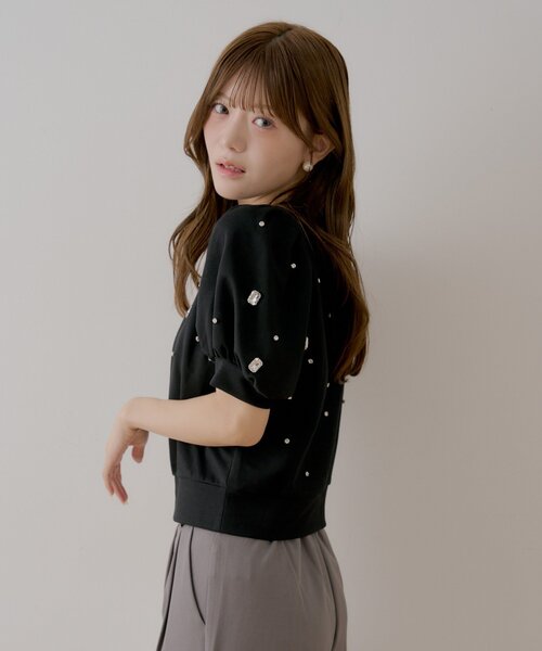 Chico(チコ)の「【SALON by Chico】パフ袖ランダムビジュースウェット(Tシャツ/カットソー・レディース・ホワイト/グレー/ブラック・FREE)」の22枚目の写真