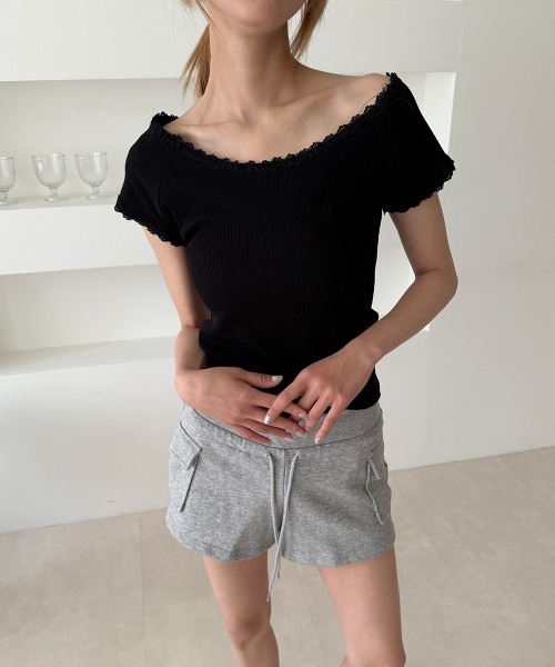 4INT.(フォイント)の「アシメ レース オフショルダー 2way クロップド 半袖 Tシャツ(Tシャツ/カットソー・レディース・ブラック/ホワイト・FREE)」の12枚目の写真