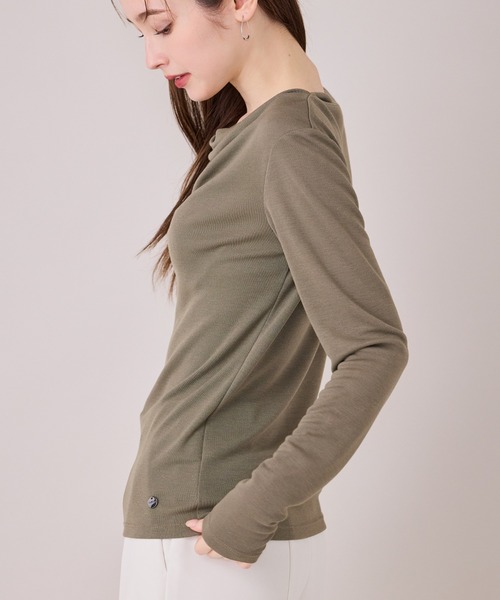 Audie a Muses(オーディアミューズ)の「胸元ドレープカットソー(Tシャツ/カットソー・レディース・グレー/ブラック/オフホワイト・42/38)」の5枚目の写真