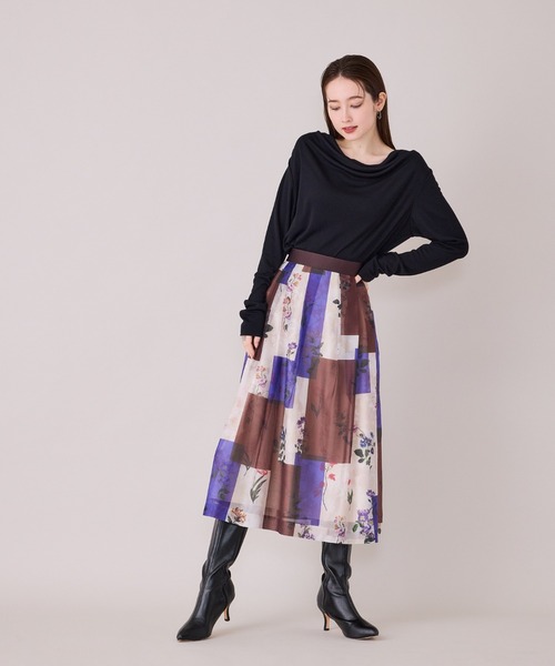 Audie a Muses(オーディアミューズ)の「胸元ドレープカットソー(Tシャツ/カットソー・レディース・グレー/ブラック/オフホワイト・42/38)」の8枚目の写真