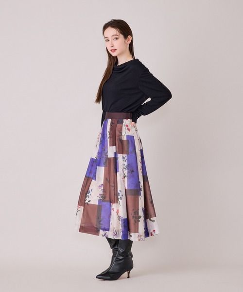 Audie a Muses(オーディアミューズ)の「胸元ドレープカットソー(Tシャツ/カットソー・レディース・グレー/ブラック/オフホワイト・42/38)」の10枚目の写真