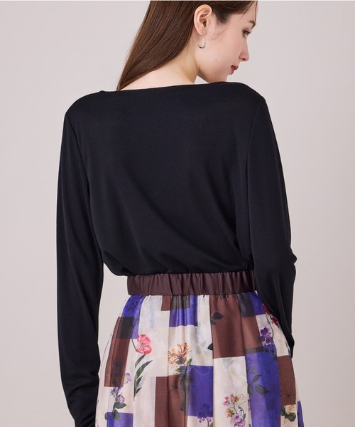 Audie a Muses(オーディアミューズ)の「胸元ドレープカットソー(Tシャツ/カットソー・レディース・グレー/ブラック/オフホワイト・42/38)」の13枚目の写真