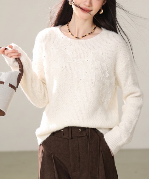 LUCPY(ラクピー)の「ケーブル編みクルーネックニットプルオーバー(その他トップス・レディース・ホワイト・LARGE/MEDIUM/SMALL)」の4枚目の写真