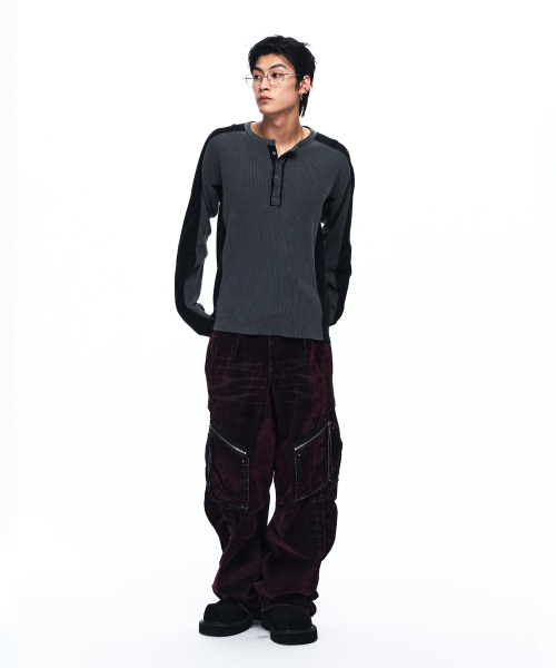 RSSC(アールエスエスシー)の「CUTLINE WAFFLE HENLEY LONG SLEEVE - CHARCOAL(Tシャツ/カットソー・レディース・その他・1/2)」の3枚目の写真