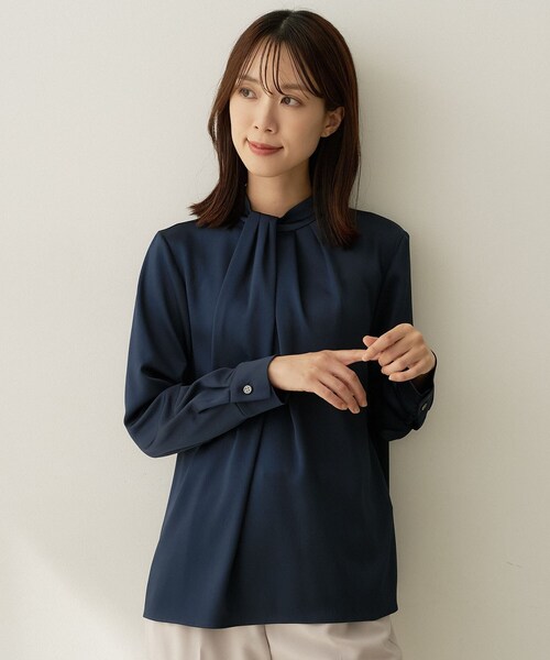 UNTITLED(アンタイトル)の「【スーツインナー】サテンデザインブラウス(シャツ/ブラウス・レディース・ライトグレー系9/ネイビー/オフホワイト・50/48/46/44/04/03/02/01/00)」の15枚目の写真
