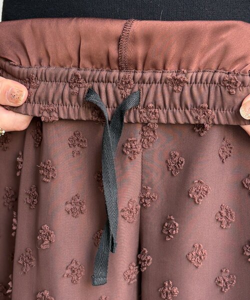 DouDou(ドゥドゥ)の「【WEB限定】シフォンカットジャガードフレアイージーパンツ(その他パンツ・レディース・ブラウン/ブラック・FREE)」の11枚目の写真