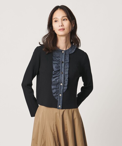 UNITED ARROWS(ユナイテッドアローズ)の「デニムライク フリル カーディガン ‐ウォッシャブル‐(カーディガン/ボレロ・レディース・ブラック/ネイビー・FREE)」の3枚目の写真