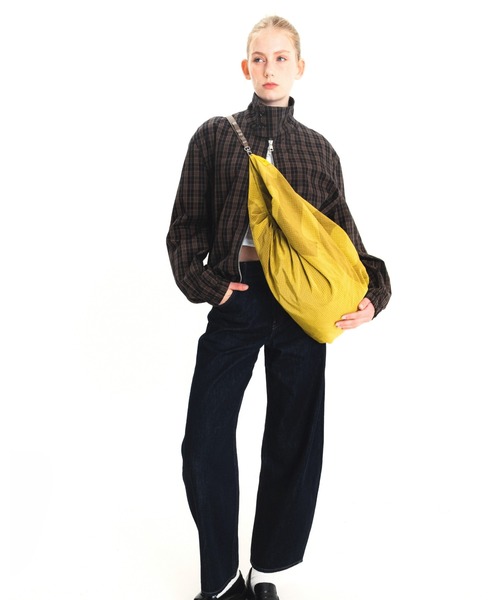 Topologie(トポロジー)の「Robo(ロボ)(ショルダーバッグ・レディース・マスタード/ブルー・ONE SIZE)」の13枚目の写真