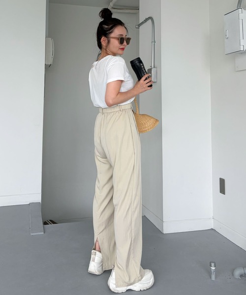 CHERI since1985(シェリ)の「裾スリットタックワイドパンツ(スラックス・レディース・ブラック/イエロー/アイボリー・M)」の2枚目の写真