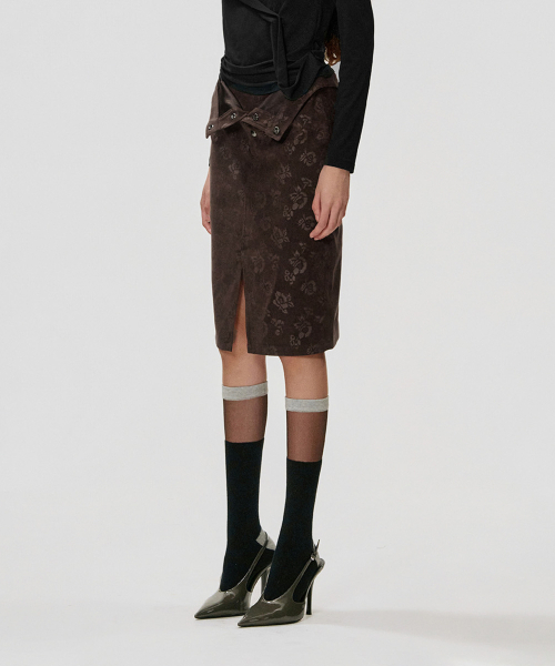 KIMZISU（キムジス）の「Foldover Rose Skirt_BROWN（スカート・レディース・ブラウン・MEDIUM/LARGE/SMALL）」の2枚目の写真