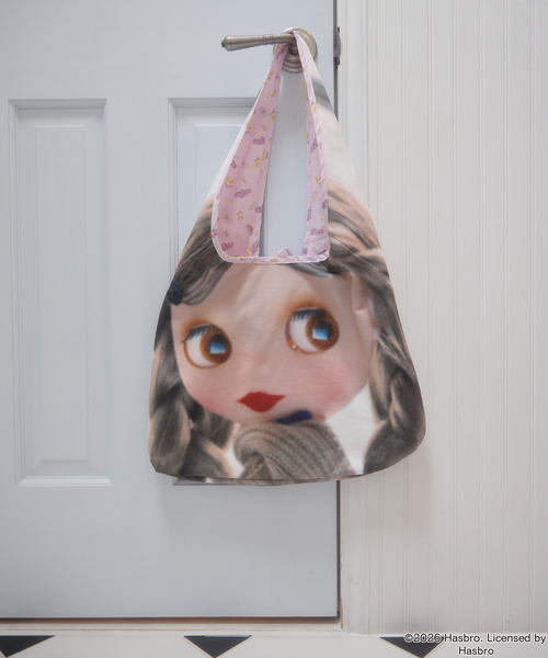 Unblend(アンブレンド)の「【Unblend】Blythe別注 フェイスプリント/オリジナルパターン リバーシブル ショルダーバッグ(ショルダーバッグ・レディース・ピンク/アイボリー/チャコール・FREE)」の7枚目の写真