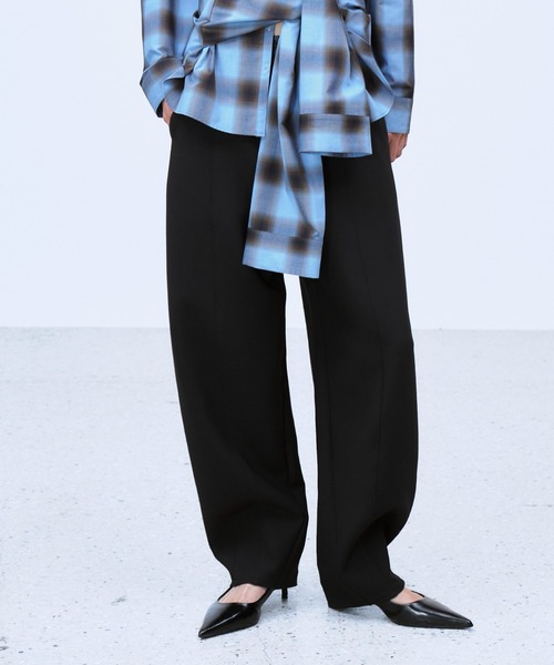 THINGS THAT MATTER(シングス ザット マター)の「BONDED CURVED SILHOUETTE PANTS / ボンデッド カーブド シルエット パンツ(その他パンツ・レディース・アイボリー/グレー/ブラック・2/1)」の1枚目の写真