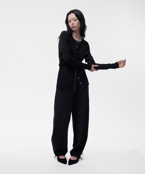 THINGS THAT MATTER(シングス ザット マター)の「BONDED CURVED SILHOUETTE PANTS / ボンデッド カーブド シルエット パンツ(その他パンツ・レディース・アイボリー/グレー/ブラック・2/1)」の16枚目の写真