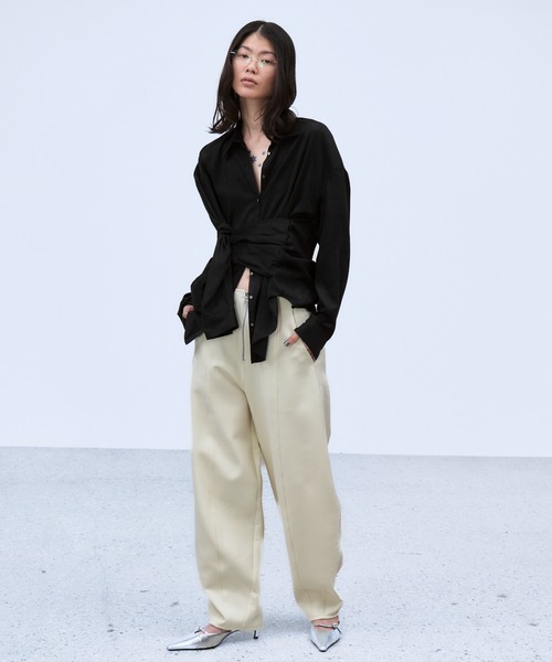 THINGS THAT MATTER(シングス ザット マター)の「BONDED CURVED SILHOUETTE PANTS / ボンデッド カーブド シルエット パンツ(その他パンツ・レディース・アイボリー/グレー/ブラック・2/1)」の12枚目の写真