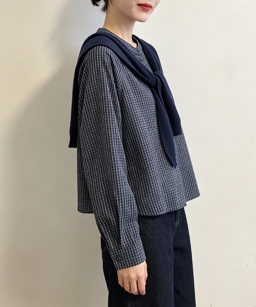 ONEP STAR（ワンピスター）の「肩掛け風デザインチェック柄ノーカラー長袖シャツ（シャツ/ブラウス・レディース・ダークブルー・X-LARGE/LARGE/MEDIUM）」の8枚目の写真