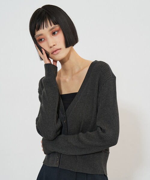 NOMINE（ノミネ）の「リブ切替ショートカーディガン｜Vネック（カーディガン/ボレロ・レディース・グリーン/アイボリー/チャコールグレー・フリー）」の16枚目の写真