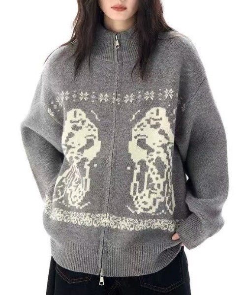 Teem Store(チームストア)の「グラフィックジャガード ダブルジップドライバーズニット(ニット/セーター・レディース・ネイビー/グレー・M)」の7枚目の写真