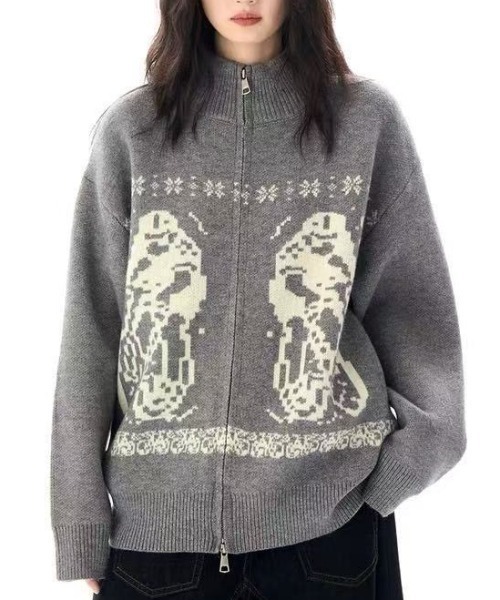 Teem Store(チームストア)の「グラフィックジャガード ダブルジップドライバーズニット(ニット/セーター・レディース・ネイビー/グレー・M)」の8枚目の写真