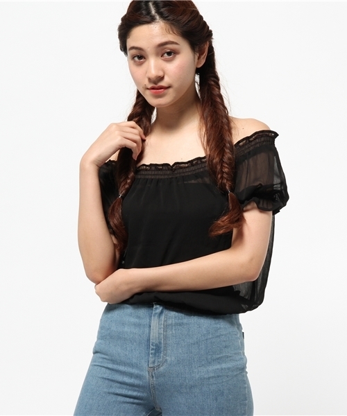 WEGO（ウィゴー）の「WEGO/ギャザーオフショルダーブラウス（シャツ/ブラウス・レディース・サックスブルー/ブラック/ブラック系その他2/ホワイト/オレンジ/イエロー・FREE）」の15枚目の写真