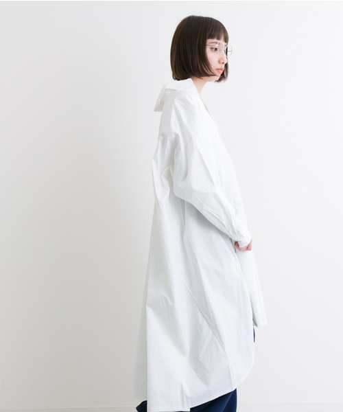 MERLOT(メルロー)の「サイドスリットビッグシルエットシャツワンピース4909(ワンピース・レディース・ベージュ/ブラック/ライトブルー/オフホワイト・FREE)」の11枚目の写真