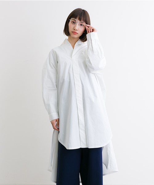 MERLOT(メルロー)の「サイドスリットビッグシルエットシャツワンピース4909(ワンピース・レディース・ベージュ/ブラック/ライトブルー/オフホワイト・FREE)」の13枚目の写真