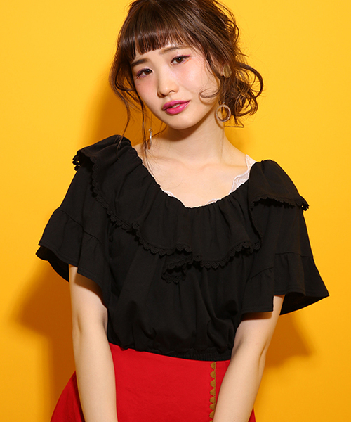 one after another NICE CLAUP（ワンアフターアナザーナイスクラップ）の「フリルトップス（Tシャツ/カットソー・レディース・レッド/ベージュ/ブラック/オフホワイト・FREE）」の2枚目の写真