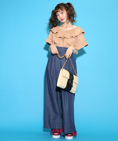 one after another NICE CLAUP（ワンアフターアナザーナイスクラップ）の「フリルトップス（Tシャツ/カットソー・レディース・レッド/ベージュ/ブラック/オフホワイト・FREE）」の14枚目の写真