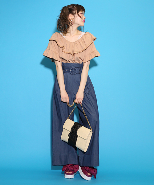 one after another NICE CLAUP（ワンアフターアナザーナイスクラップ）の「フリルトップス（Tシャツ/カットソー・レディース・レッド/ベージュ/ブラック/オフホワイト・FREE）」の16枚目の写真