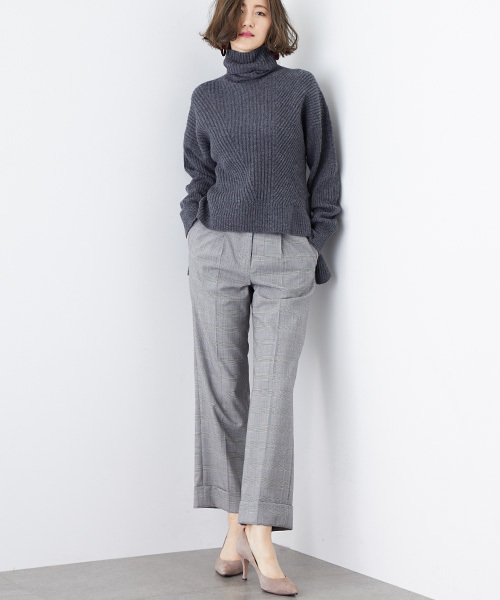 STUDIOUS（ステュディオス）の「2WAYベルトタートルニット（ニット/セーター・レディース・グレー/オフホワイト/ネイビー・FREE）」の5枚目の写真