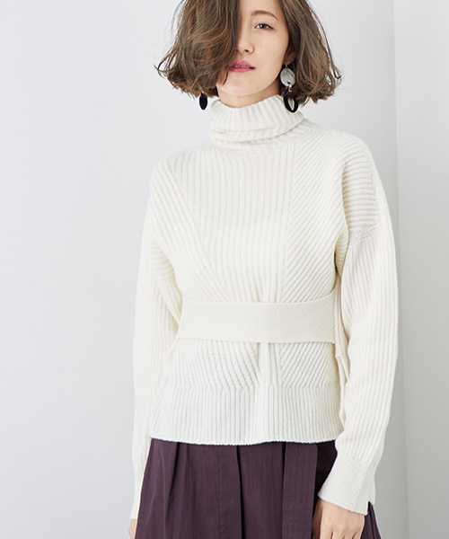 STUDIOUS（ステュディオス）の「2WAYベルトタートルニット（ニット/セーター・レディース・グレー/オフホワイト/ネイビー・FREE）」の10枚目の写真