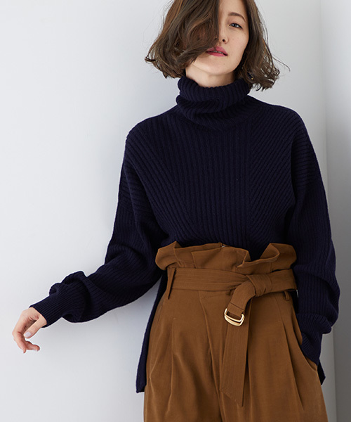 STUDIOUS（ステュディオス）の「2WAYベルトタートルニット（ニット/セーター・レディース・グレー/オフホワイト/ネイビー・FREE）」の12枚目の写真