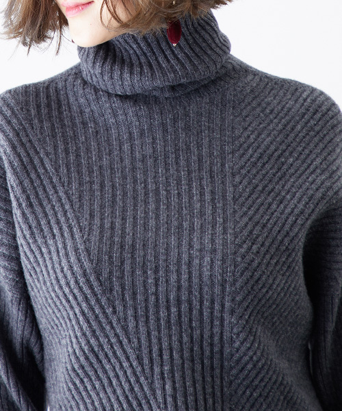 STUDIOUS（ステュディオス）の「2WAYベルトタートルニット（ニット/セーター・レディース・グレー/オフホワイト/ネイビー・FREE）」の17枚目の写真