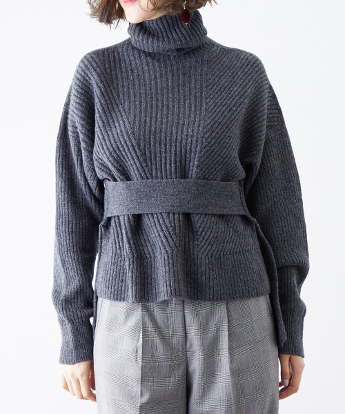 STUDIOUS（ステュディオス）の「2WAYベルトタートルニット（ニット/セーター・レディース・グレー/オフホワイト/ネイビー・FREE）」の16枚目の写真