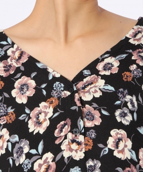 niko and...（ニコアンド）の「レーヨンフローラルアソート柄ブラウス（シャツ/ブラウス・レディース・ブラック/チャコール/ベージュ・MEDIUM/LARGE）」の13枚目の写真