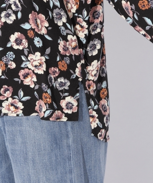 niko and...（ニコアンド）の「レーヨンフローラルアソート柄ブラウス（シャツ/ブラウス・レディース・ブラック/チャコール/ベージュ・MEDIUM/LARGE）」の16枚目の写真