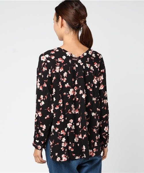 niko and...（ニコアンド）の「レーヨンフローラルアソート柄ブラウス（シャツ/ブラウス・レディース・ブラック/チャコール/ベージュ・MEDIUM/LARGE）」の9枚目の写真