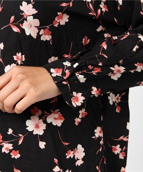 niko and...（ニコアンド）の「レーヨンフローラルアソート柄ブラウス（シャツ/ブラウス・レディース・ブラック/チャコール/ベージュ・MEDIUM/LARGE）」の5枚目の写真