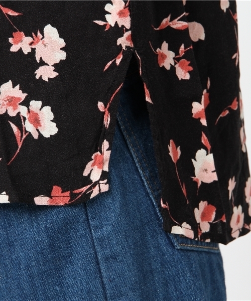 niko and...（ニコアンド）の「レーヨンフローラルアソート柄ブラウス（シャツ/ブラウス・レディース・ブラック/チャコール/ベージュ・MEDIUM/LARGE）」の10枚目の写真