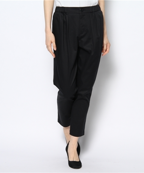 UNITED ARROWS(ユナイテッドアローズ)の「SFL C/PU タックチノ パンツ(チノパンツ・レディース・ホワイト/ベージュ/ネイビー・SMALL/MEDIUM)」の1枚目の写真