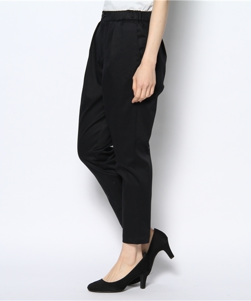 UNITED ARROWS(ユナイテッドアローズ)の「SFL C/PU タックチノ パンツ(チノパンツ・レディース・ホワイト/ベージュ/ネイビー・SMALL/MEDIUM)」の4枚目の写真