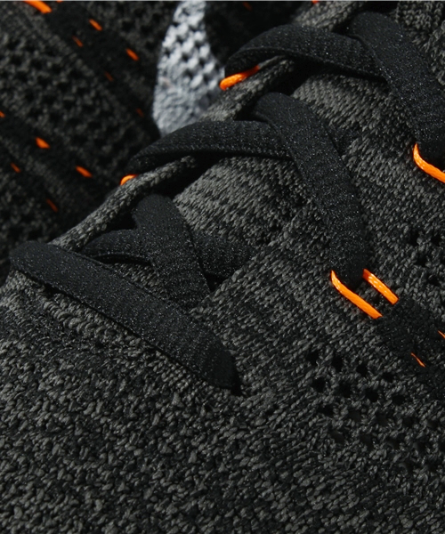 BEAMS（ビームス）の「NIKE ﾙﾅFLYKNIT（スニーカー・メンズ・グレー/ブラック/レッド・26/26.5/27/27.5/28/28.5）」の9枚目の写真