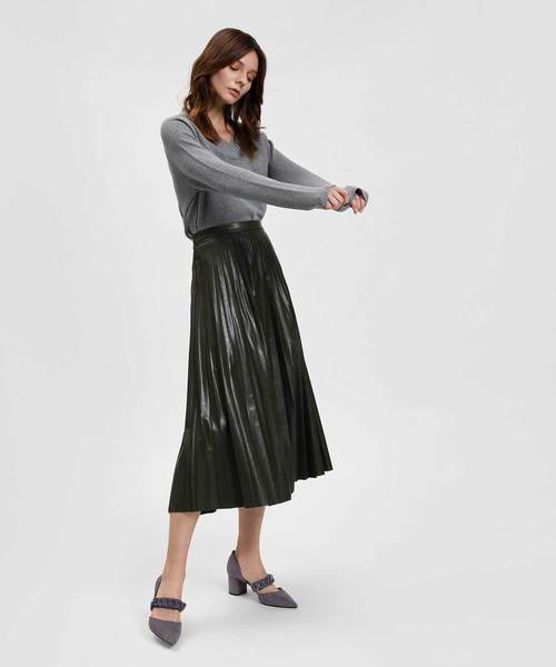 CHARLES & KEITH(チャールズ & キース)の「チェーンディテールポインテッドヒール / CHAIN DETAIL POINTED HEELS(パンプス・レディース・ブラック/ダークグリーン/グレー・22.5cm/23cm/23.5cm/24.5cm/25cm/25.5cm)」の12枚目の写真