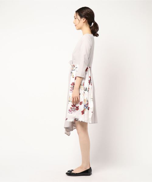 GeeRA(ジーラ)の「花柄使いイレヘムワンピース(ワンピース・レディース・ベビーピンク・MEDIUM/LARGE/X-LARGE)」の2枚目の写真