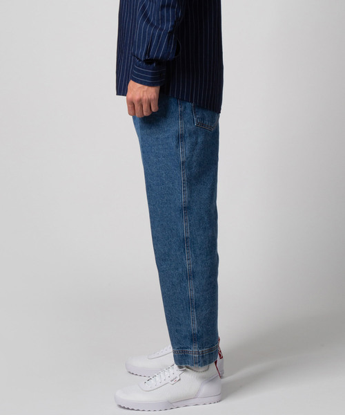 HUGO(ヒューゴ)の「クロプト リラックスフィット デニム ウィズ フロントプリーツ(デニムパンツ・メンズ・インディゴブルー・34/30/31/33/29/32)」の4枚目の写真