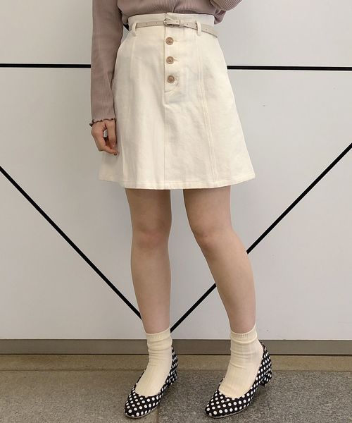 one after another NICE CLAUP（ワンアフターアナザーナイスクラップ）の「ベルト付き 台形ミニスカート（スカート・レディース・アイボリー/ブラック/ベージュ/チェック・FREE）」の2枚目の写真