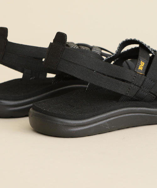 Teva(テバ)の「<TEVA(テバ)>∴VOYA STRAPPY ボヤストラッピー サンダル(サンダル・レディース・ブラック/ワインレッド・5/7/6/8)」の5枚目の写真